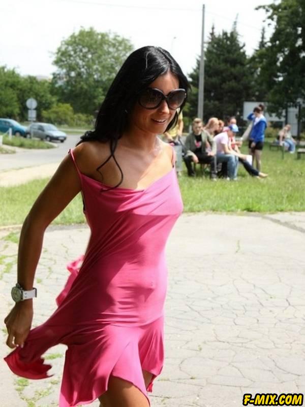 Ashley Bulgari (Эшли Булгари) позирует обнаженной в общественных местах 1